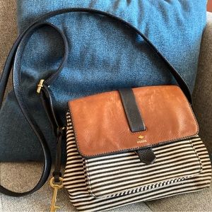 Fossil • Small Kinley fabric and leather crossbody bag